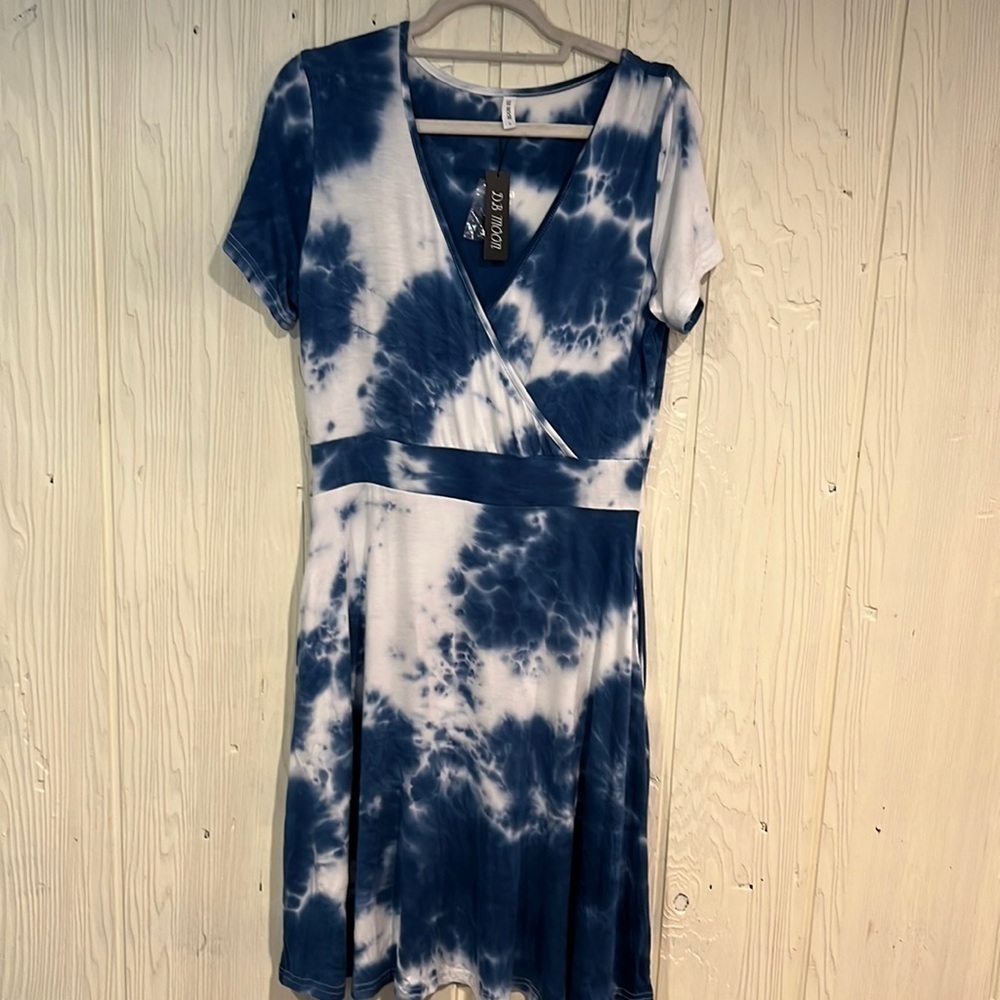 D. B. MOON Tie Dye V Neck Short Sleeves Knee Length Size Large